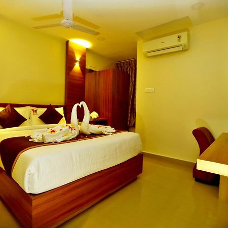 Hotel Sai Krish Grand Chettippattu 외부 사진