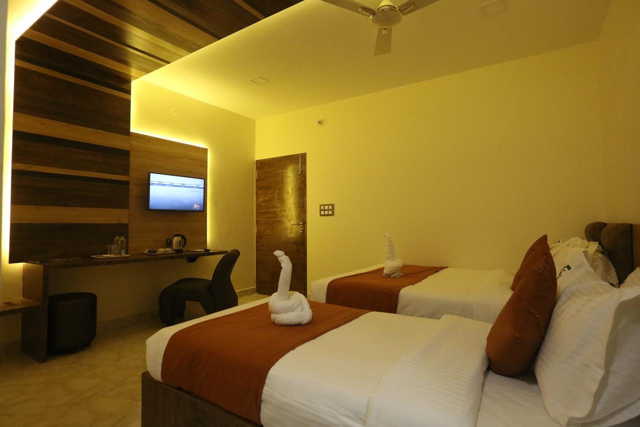 Hotel Sai Krish Grand Chettippattu 외부 사진