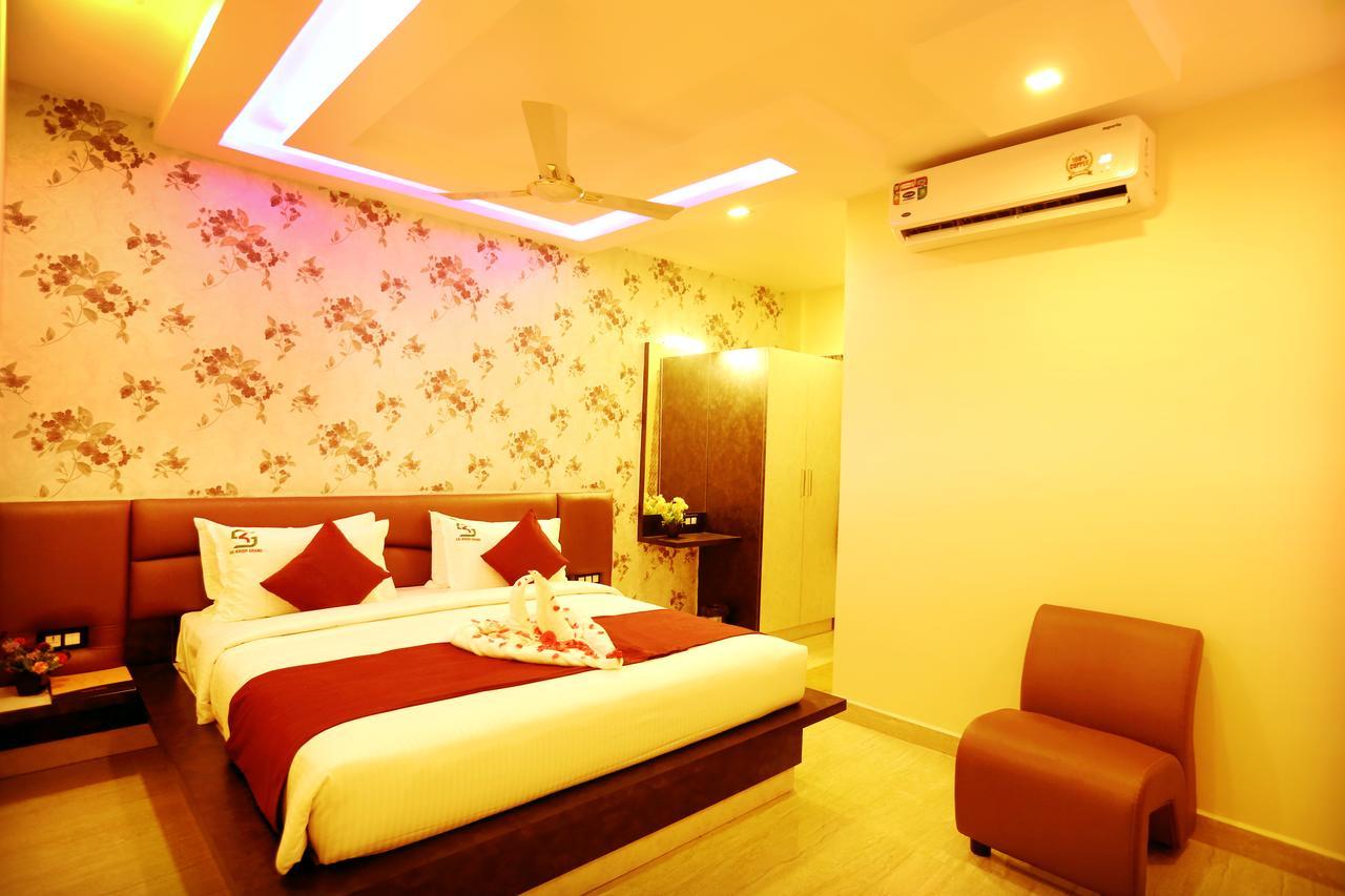 Hotel Sai Krish Grand Chettippattu 외부 사진
