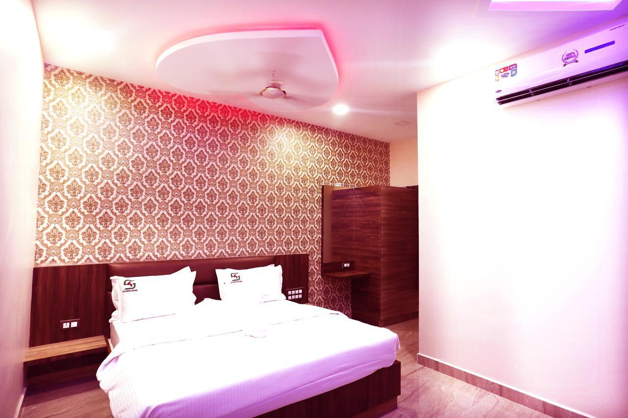 Hotel Sai Krish Grand Chettippattu 외부 사진