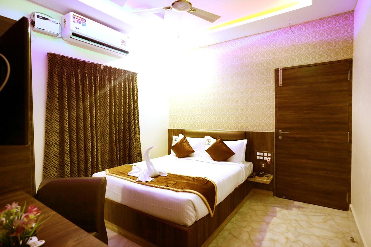 Hotel Sai Krish Grand Chettippattu 외부 사진