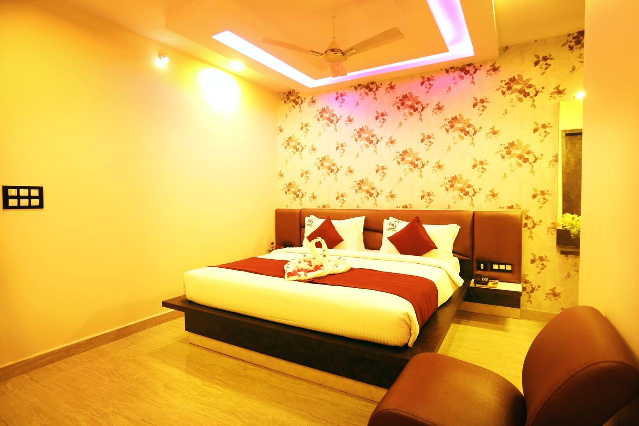 Hotel Sai Krish Grand Chettippattu 외부 사진