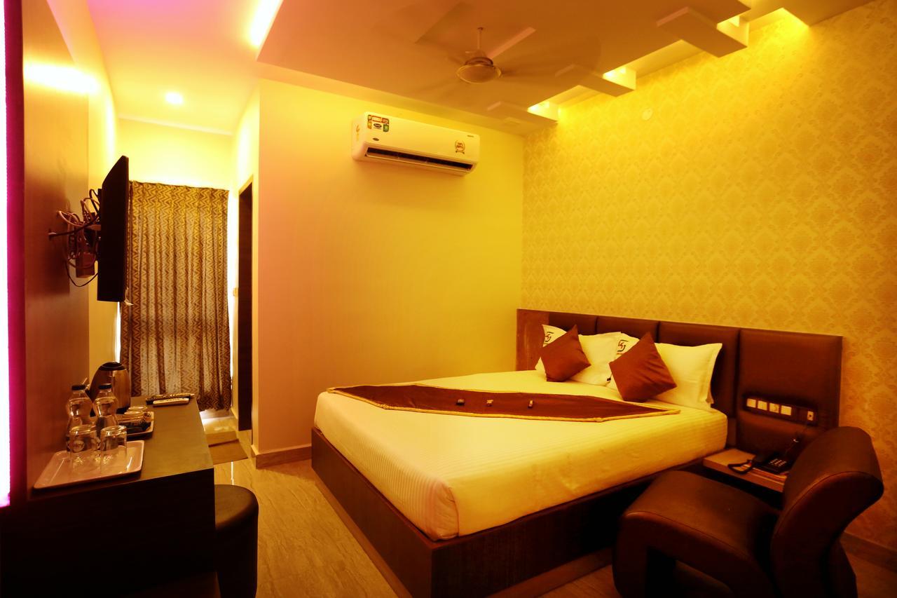 Hotel Sai Krish Grand Chettippattu 외부 사진