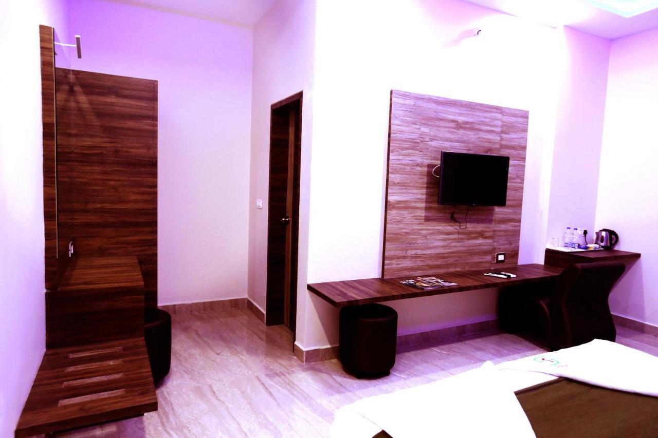 Hotel Sai Krish Grand Chettippattu 외부 사진