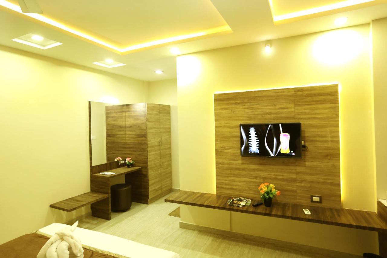 Hotel Sai Krish Grand Chettippattu 외부 사진