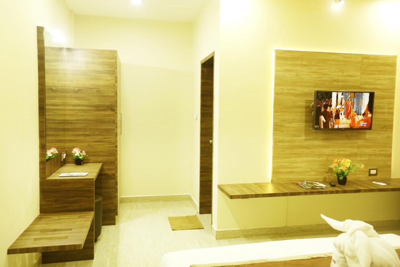 Hotel Sai Krish Grand Chettippattu 외부 사진